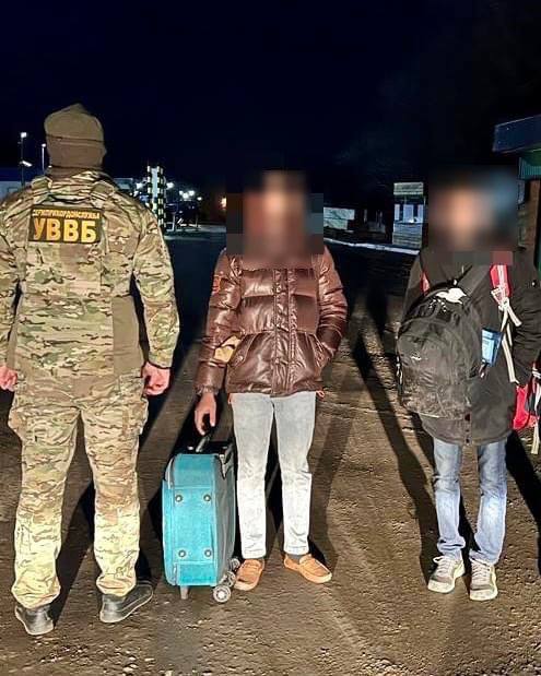 Великий штраф та конфіскація: іноземця засудили за ввезення нелегалів в Україну